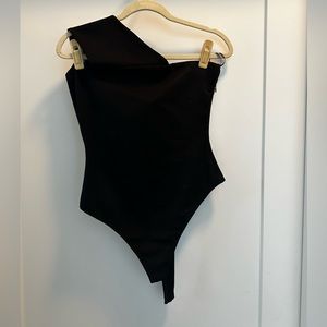 Super Down one shoulder, M bodysuit